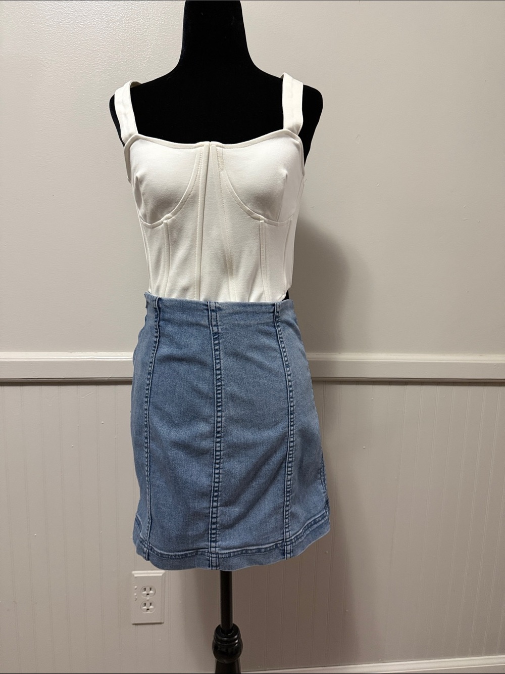 Free people  Classic Light Blue Denim Mini Skirt